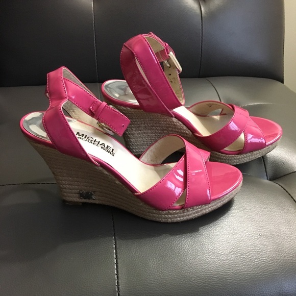 Michael Kors COLLECTION Kami Espadrilles in Zinnia Pink Patent BARBIE PINK - Picture 3 of 6